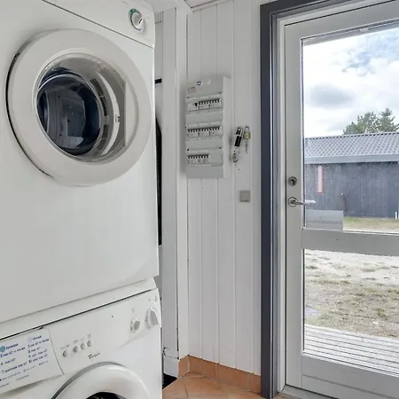 Floria - 1-4km From The Sea By Interhome